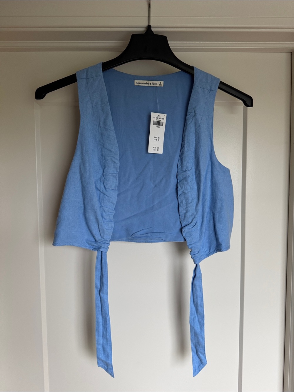 NWT Abercrombie & Fitch Sky Blue Tie-Front Cropped Vest